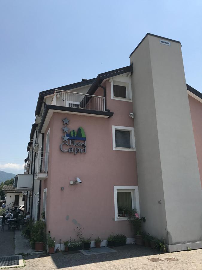 Hotel Capri Ponte nellʼAlpi Exterior foto